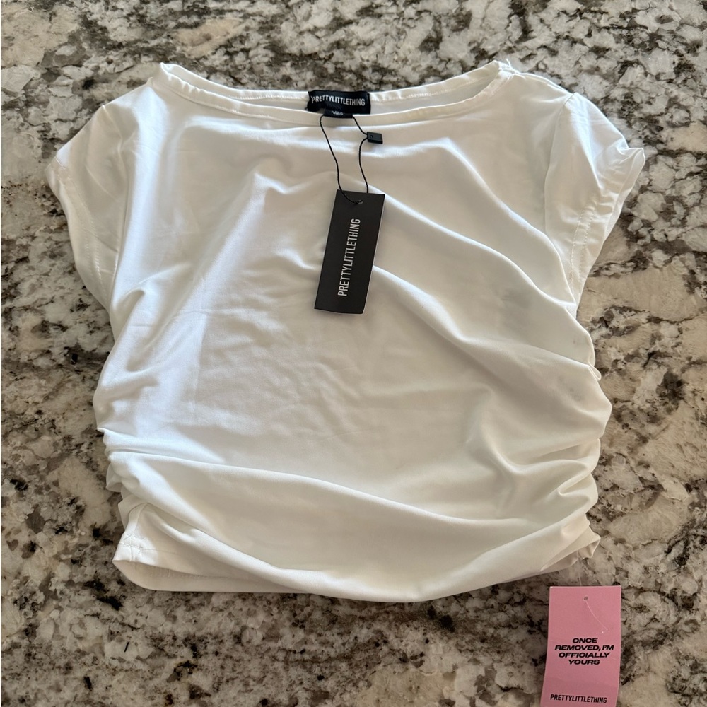 PrettyLittleThing White Crop Top - Picture 3 of 6
